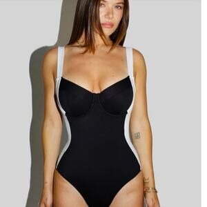 TA3 Lifty Contour Black/White Size 2X (Extra Long)